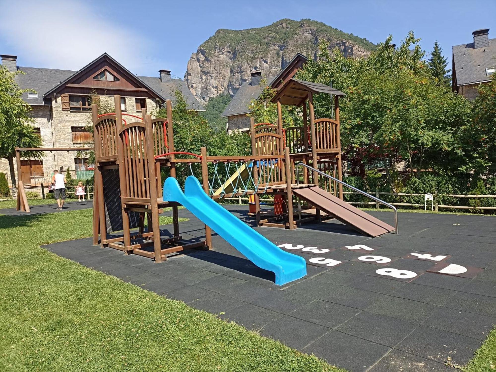 Apartamento A10 De Formigal, 9 Personas Y Garaje Escarrilla Eksteriør billede